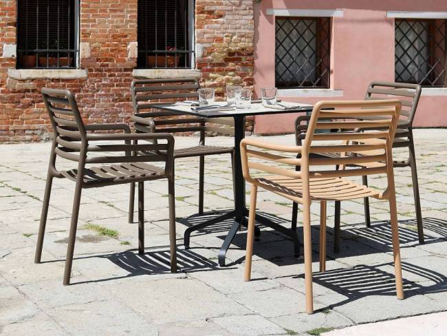 Кресло пластиковое Doga капучино 600х565х835 мм