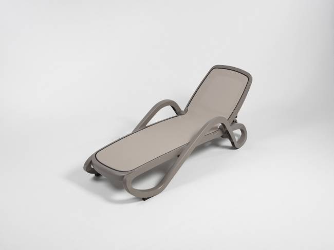 Шезлонг-лежак пластиковый Alfa тортора 1700-1945х710х850 мм