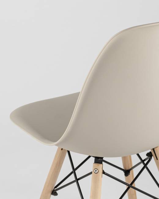 Стул Eames Style DSW бежевый (разборный каркас)