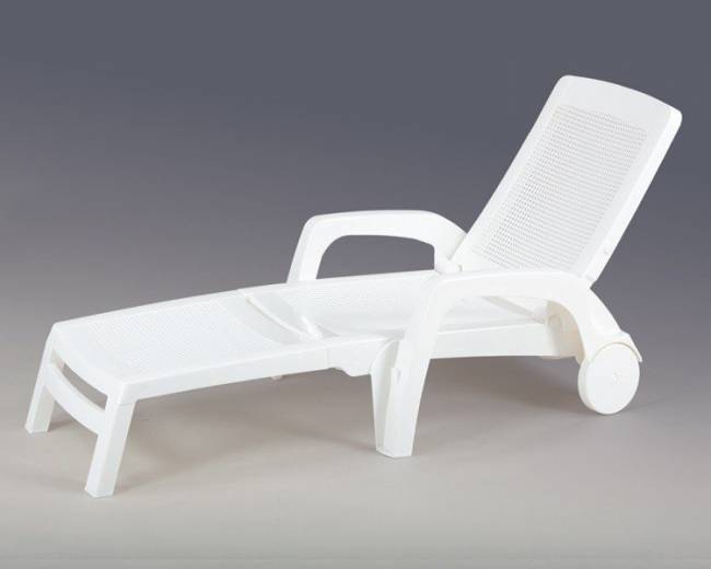 Шезлонг пластиковый Miami белый Шезлонг пластиковый Miami белый