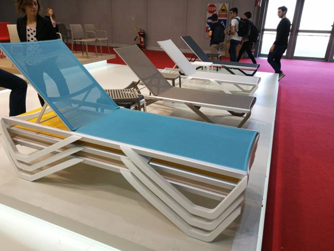 Шезлонг-лежак металлический Wave белый, серый 1910х715х300 мм