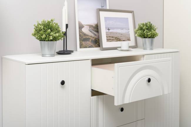 Тумба-комод и шкаф с тремя стеклянными дверками в гостиную Валенсия цвет белый шагрень