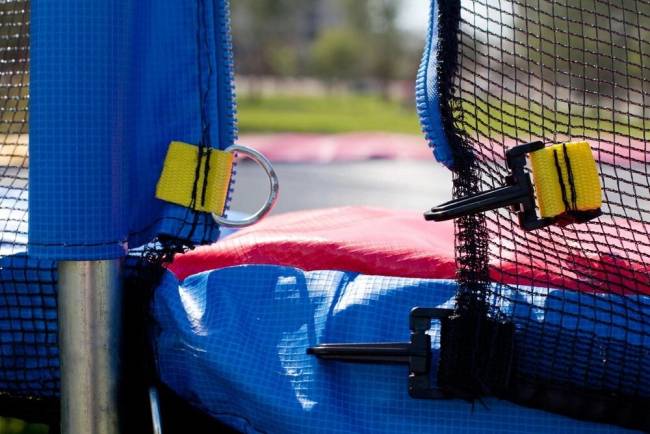 Батут Sundays Acrobat-D252 (с сеткой, разноцветный)