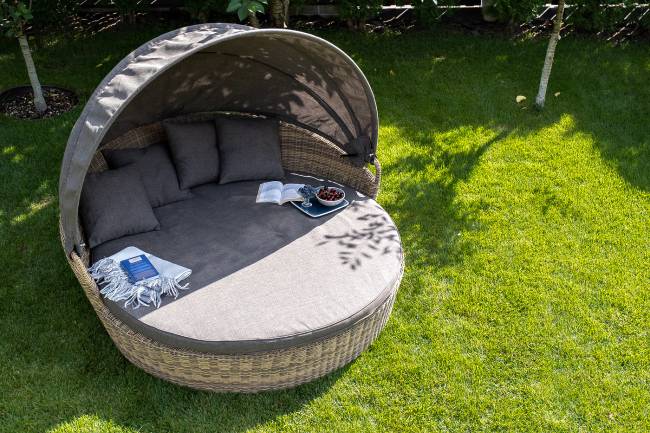 "Стильяно" плетеная кровать круглая, цвет соломенный