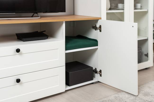 Тумба под ТВ Остин 16.47 цвет белый шагрень/дуб крафт золотой