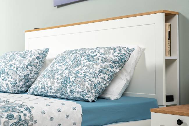 Двуспальная кровать Остин 1600 с ортопедическим основанием цвет белый шагрень/дуб крафт золотой