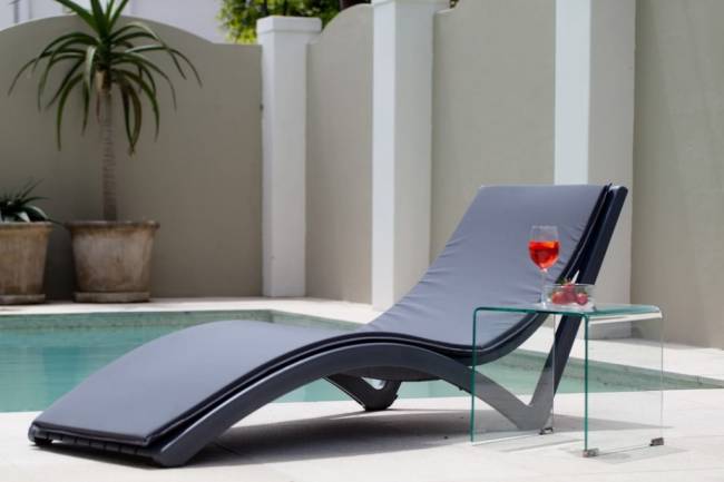 Шезлонг-лежак пластиковый Slim темно-серый 1800х720х700 мм Шезлонг-лежак пластиковый Slim темно-серый 1800х720х700 мм