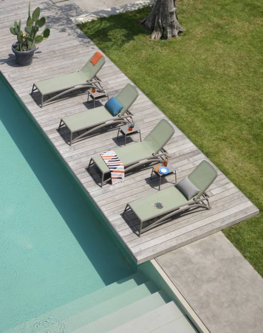 Столик пластиковый для лежака Pop тортора 440х395х385 мм