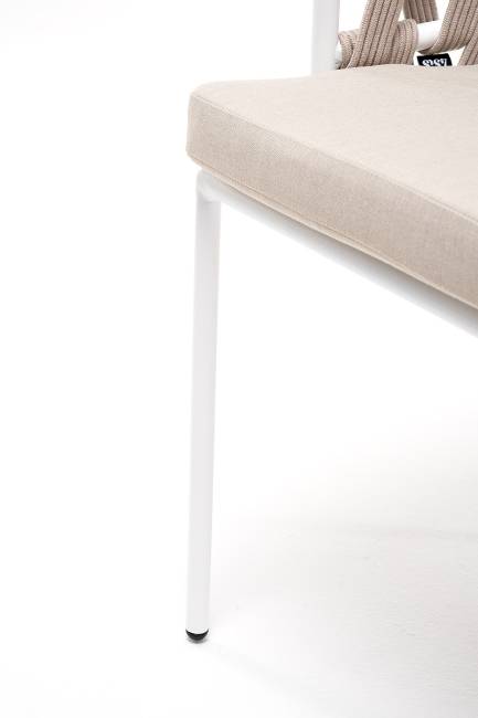 "Диего" стул плетеный из роупа, каркас из стали белый муар, роуп бежевый круглый, ткань бежевая 052