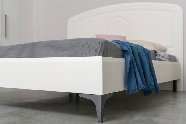 Комплект белой мебели для спальни Валенсия № 35 цвет белый шагрень/чёрный