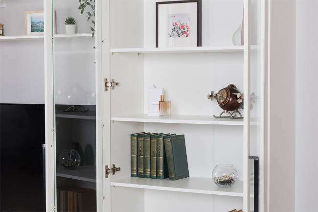 Сервант в гостиную с четырьмя дверками Валенсия цвет белый шагрень