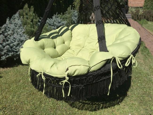 Подвесное плетеное кресло качели CARTAGENA (цвет черный) с подушками (цвет зеленый) без каркаса