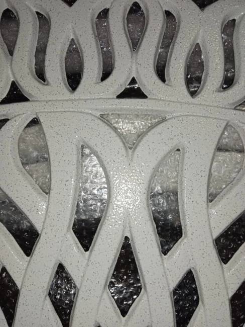 Белый шезлонг Bertha из литого алюминия