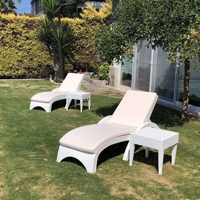 Шезлонг пластиковый с матрасом GS 1009 (Fiji) белый, слоновая кость 1870x730x340 мм Шезлонг пластиковый с матрасом GS 1009 (Fiji) белый, слоновая кость 1870x730x340 мм